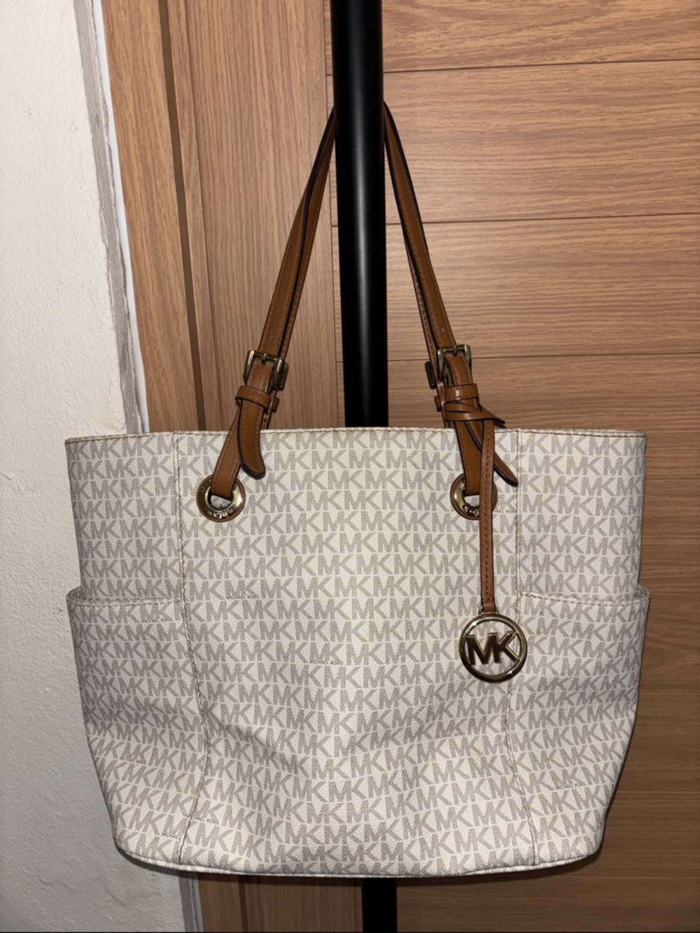 Michael Kors White Monogram Tote 👜